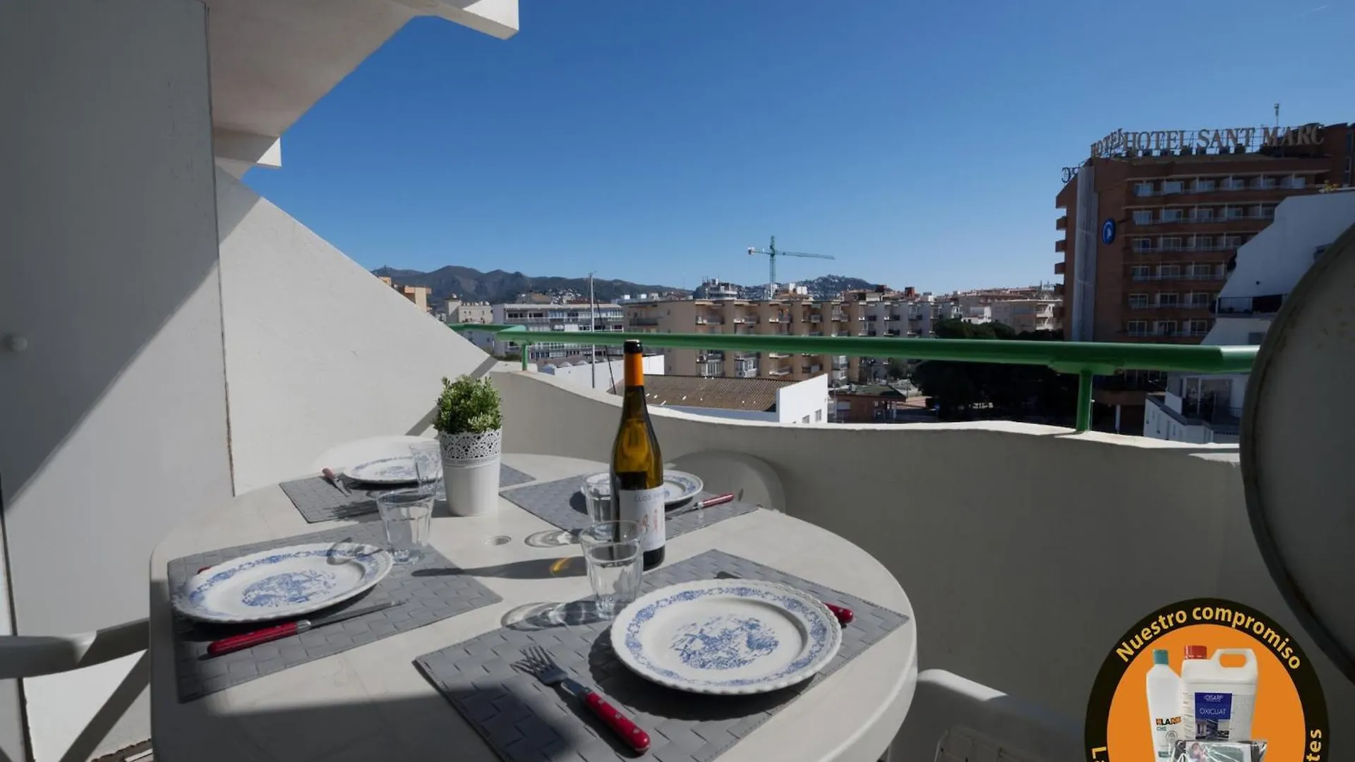 Comfortable Apartment In Roses With Canal View