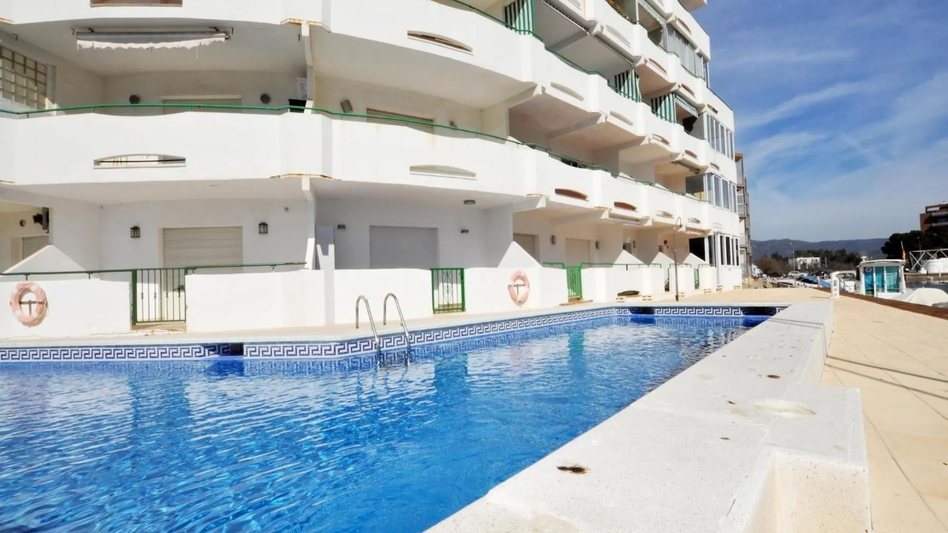Comfortable Apartment In Roses With Canal View Spain