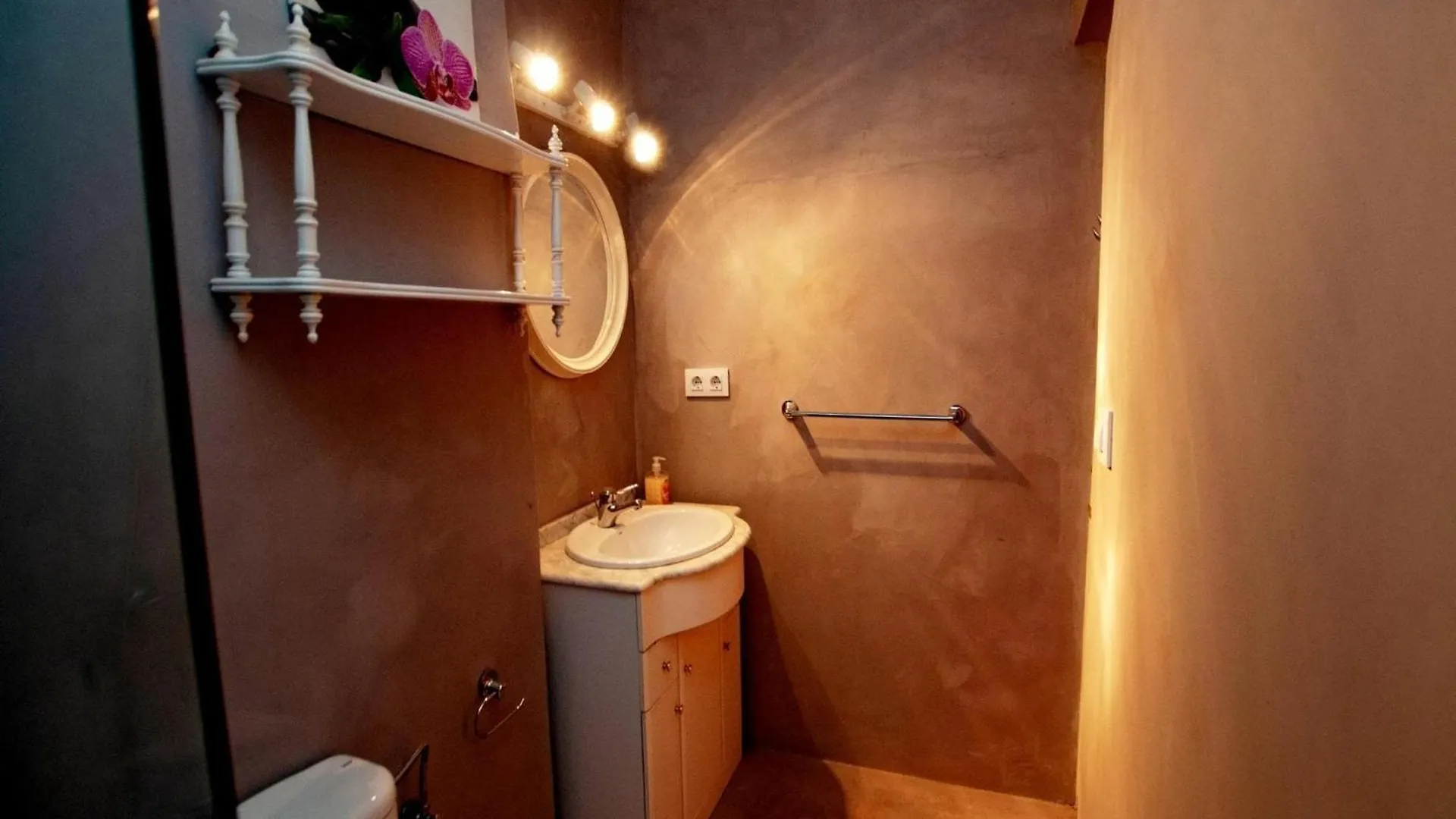 Comfortable Apartment In Roses With Canal View Spain